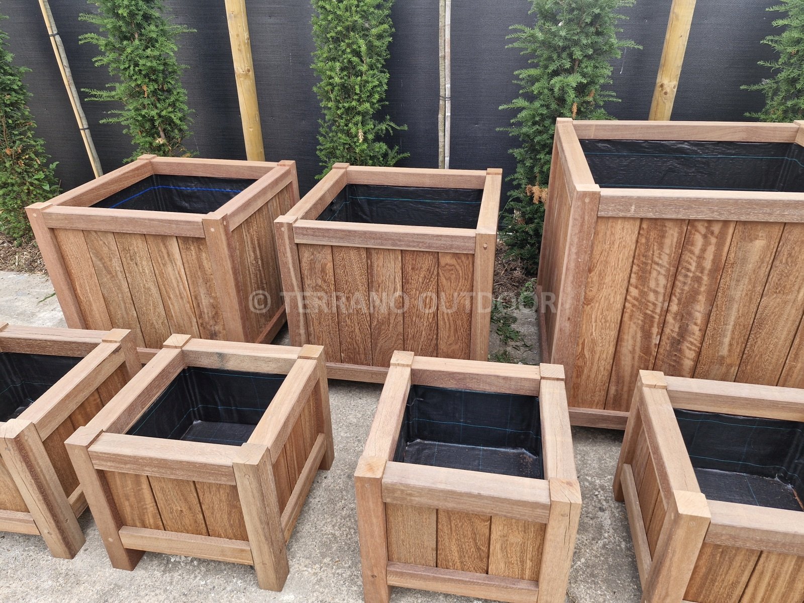 Houten plantenbakken in Azobé hardhout in verschillende maten